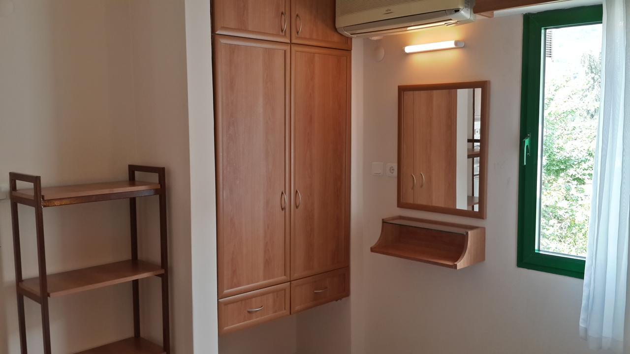 Avlu Apartments 1 Icmeler Ruang foto