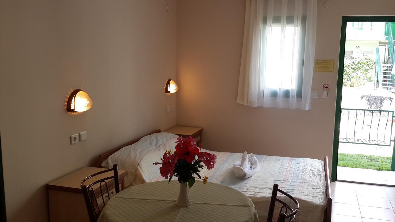 Avlu Apartments 1 Icmeler Ruang foto