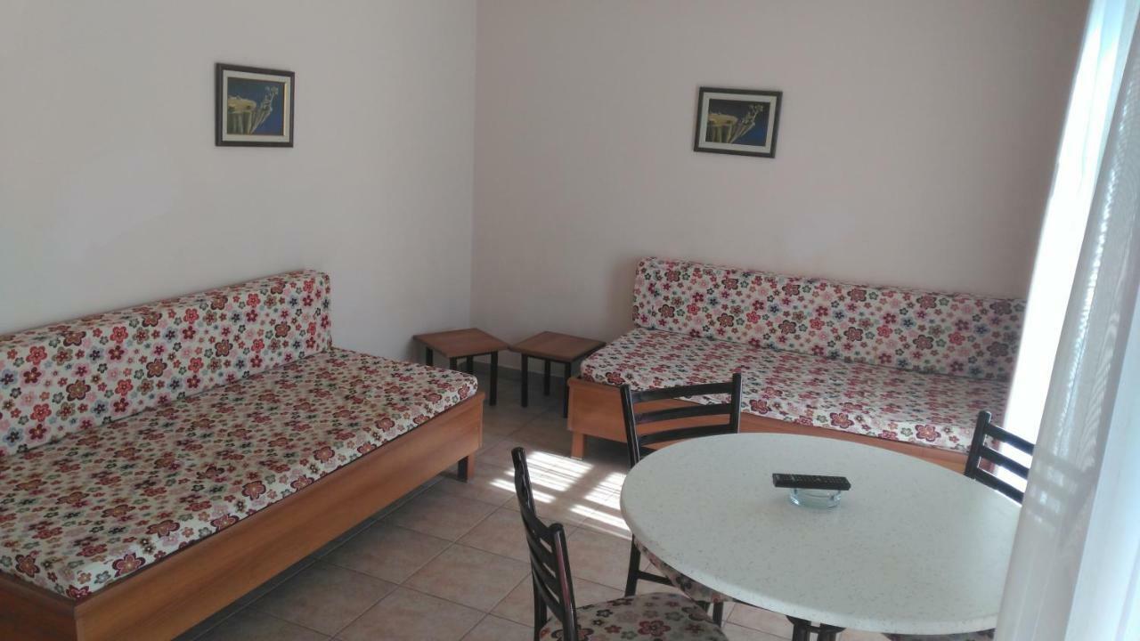 Avlu Apartments 1 Icmeler Bagian luar foto